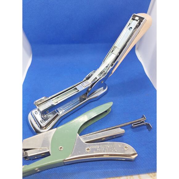 2)Staplers- ACE Cadet Lift Top Model 302 & ARROW FASTENER S66 Hand Staplers - Picture 10 of 10